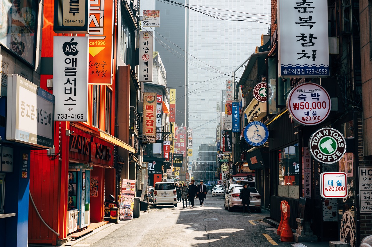 Seoul South Korea street scene - daylight